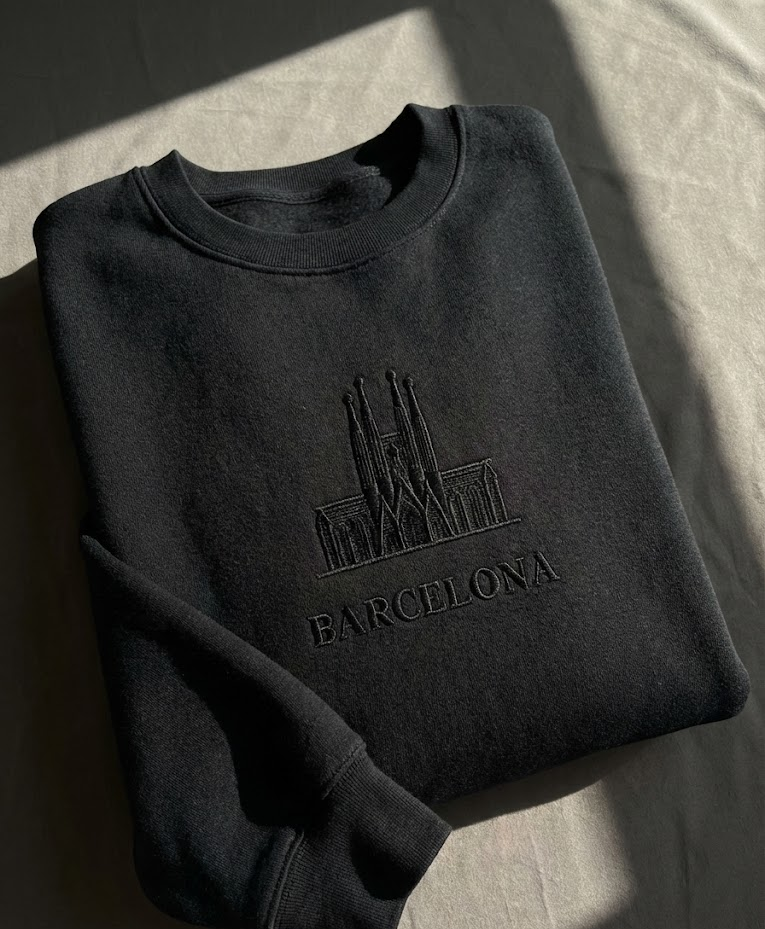 Barcelona Sweatshirt Embroidered – Trendy Travel Gift - photo 2