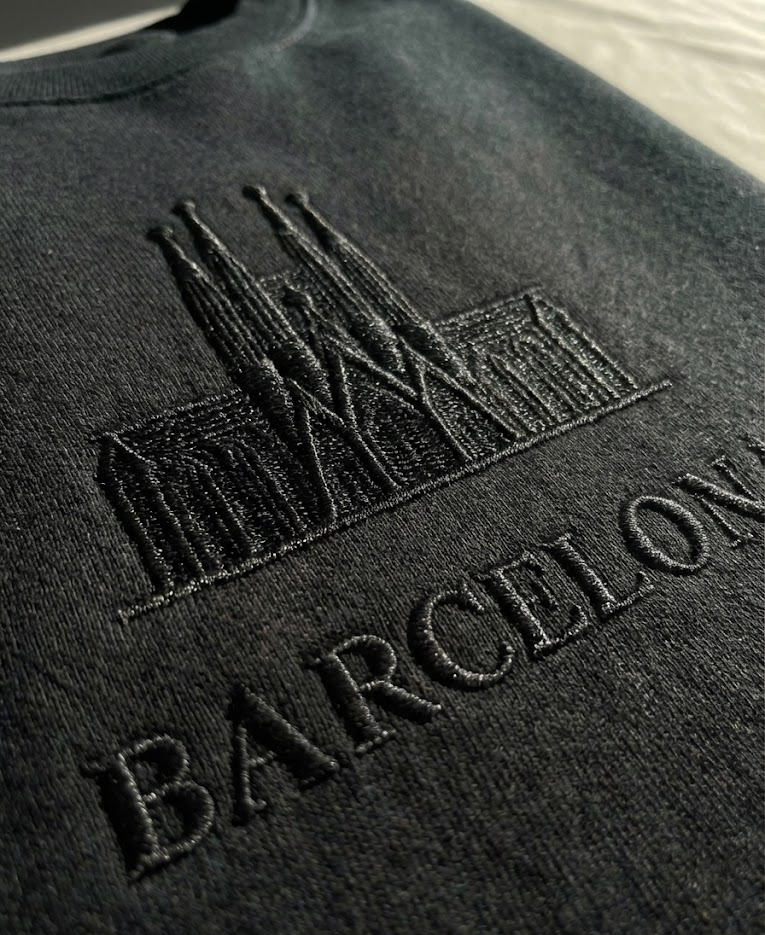 Barcelona Sweatshirt Embroidered – Trendy Travel Gift - photo 3