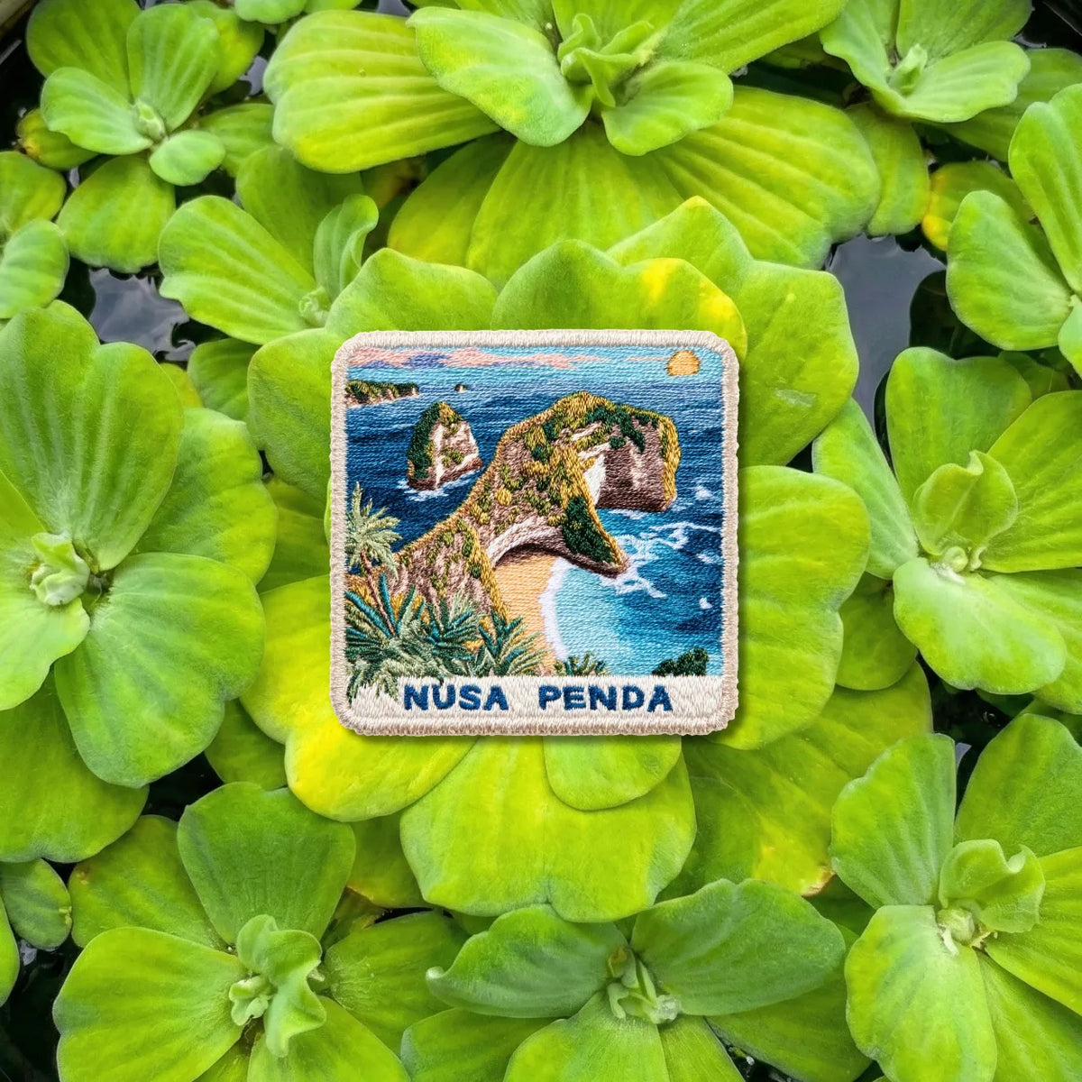 Nusa Penda Bali Kelingking Beach Embroidered Patch - product photo 1