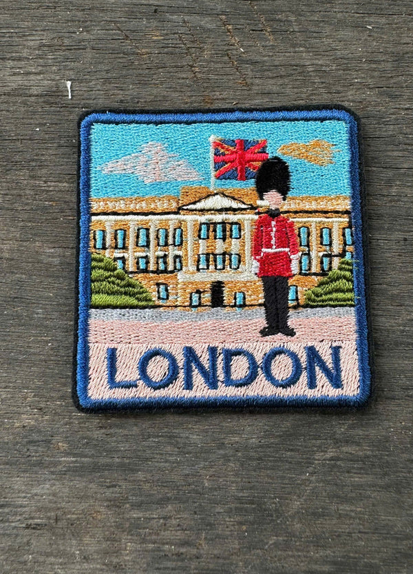Embroidered London Guard Patch – Union Jack, Buckingham Palace Souvenir (Iron-On)