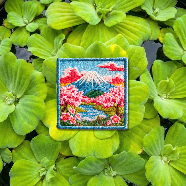 Mount Fuji Embroidery Patch – 3 Inch Cherry Blossom Japan Travel Badge