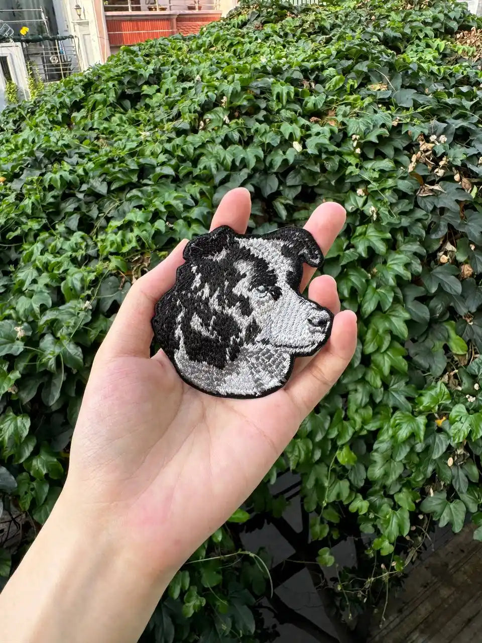 Sew-on Border Collie appliqué patch – perfect for dog moms