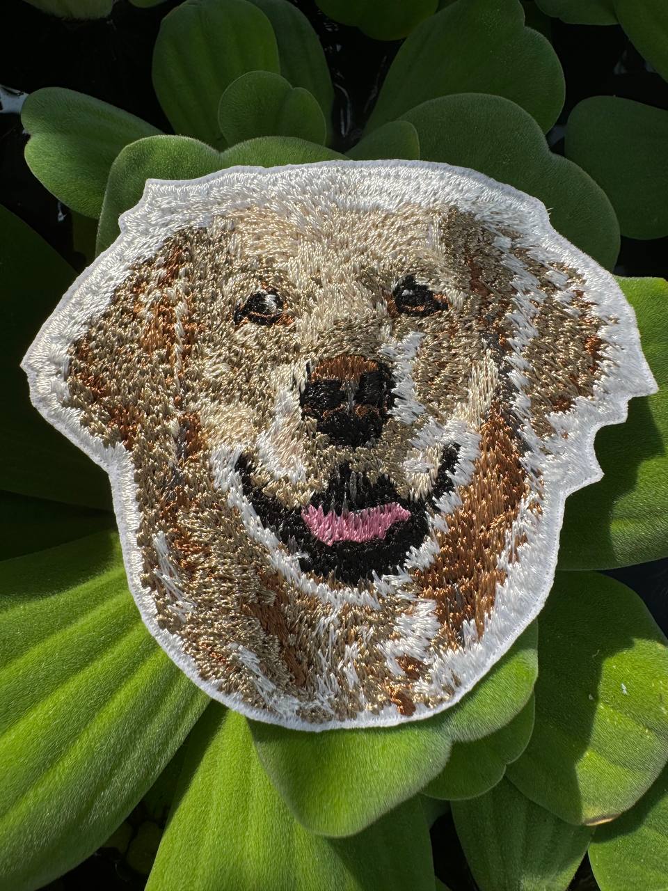 Golden Retriever Dog Portrait  Patch Embroidered Patch – Iron On / Sew On 🧵