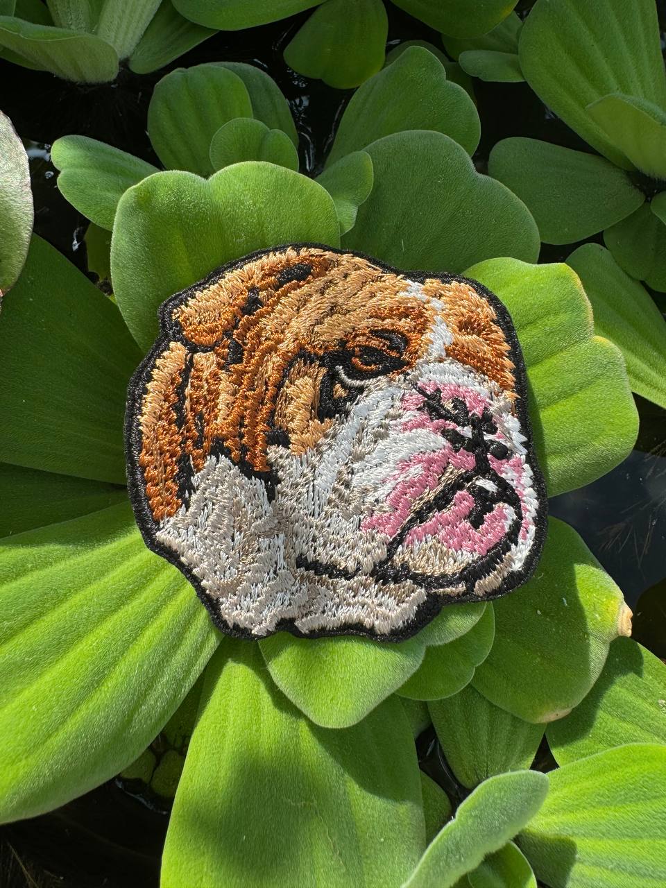 Old English Bulldog Embroidered Patch – Iron On / Sew On 🧵